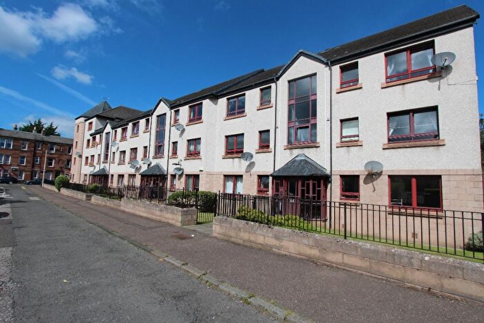 3 Bedroom Flat To Rent In Piersfield Grove, Piersfield, Edinburgh, EH8