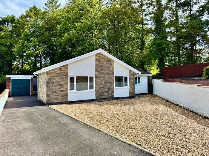 3 Bedroom Detached Bungalow For Sale In Fairoak, Ammanford, SA18