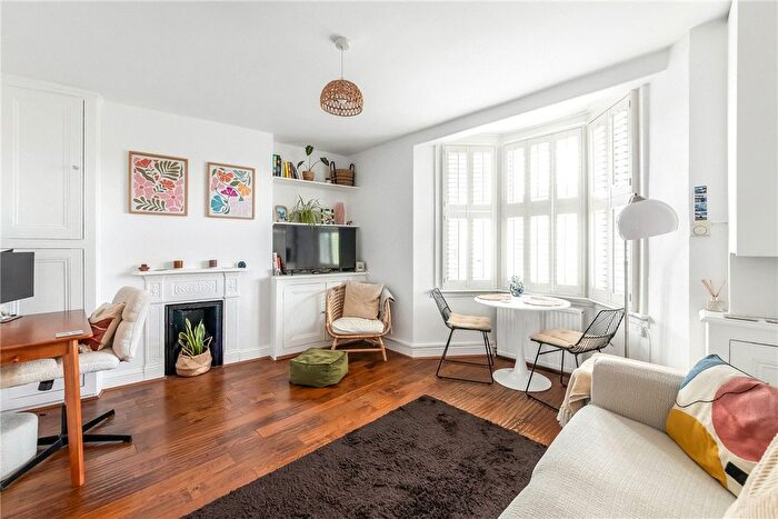 1 Bedroom Flat For Sale In Beechcroft Road, London, SW17