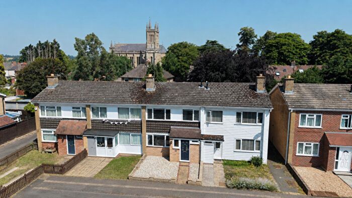 3 Bedroom Terraced House For Sale In Meadow Way, Theale, Reading, RG7