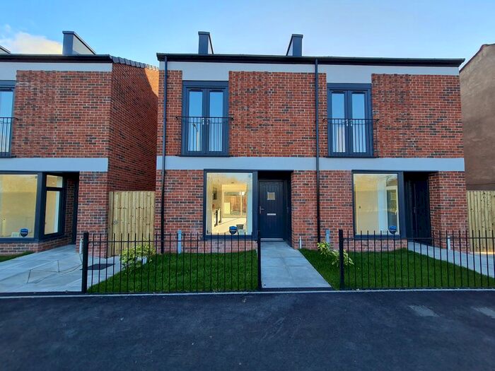 3 Bedroom Semi-Detached House To Rent In Preston Road, Coppull, Chorley, PR7