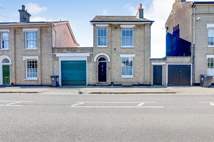 4 Bedroom Link Detached House For Sale In Anglesea Road, Ipswich, IP1