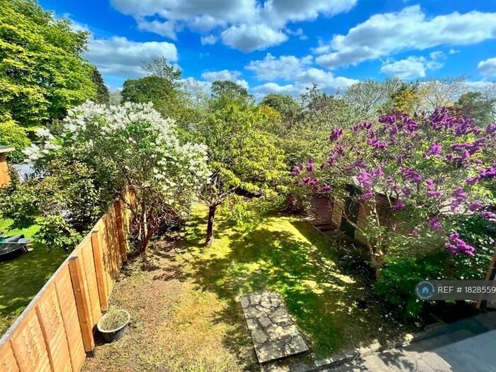 3 Bedroom Semi-Detached House To Rent In Durnford Way, Cambridge, CB4