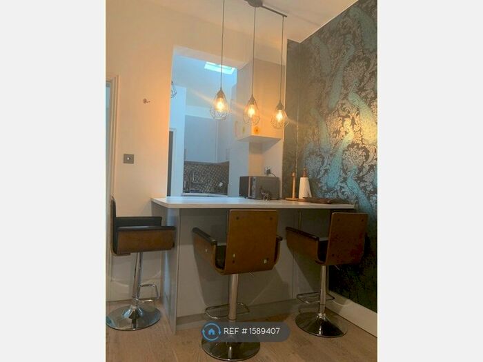 2 Bedroom Flat To Rent In Finchley Central, London, N3