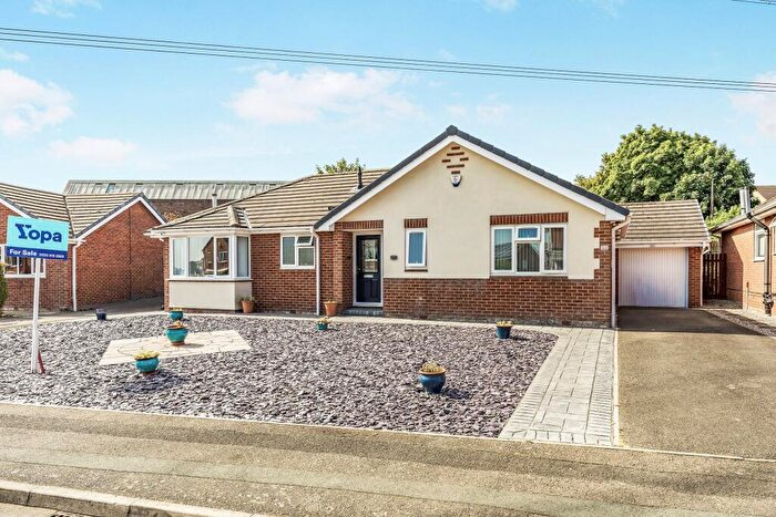 3 Bedroom Bungalow For Sale In Medina Way, Barnsley, S75