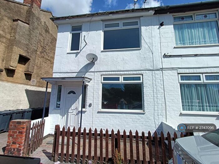 3 Bedroom Terraced House To Rent In Hedon Road, Hull, HU9