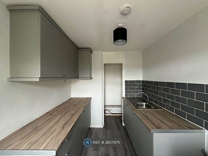 1 Bedroom Flat To Rent In Conway Court, Ellesmere Port, CH65