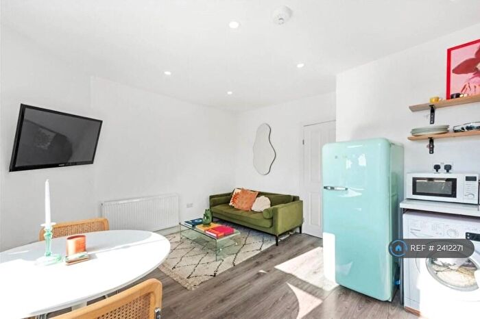 1 Bedroom Flat To Rent In Allen Road, London, N16