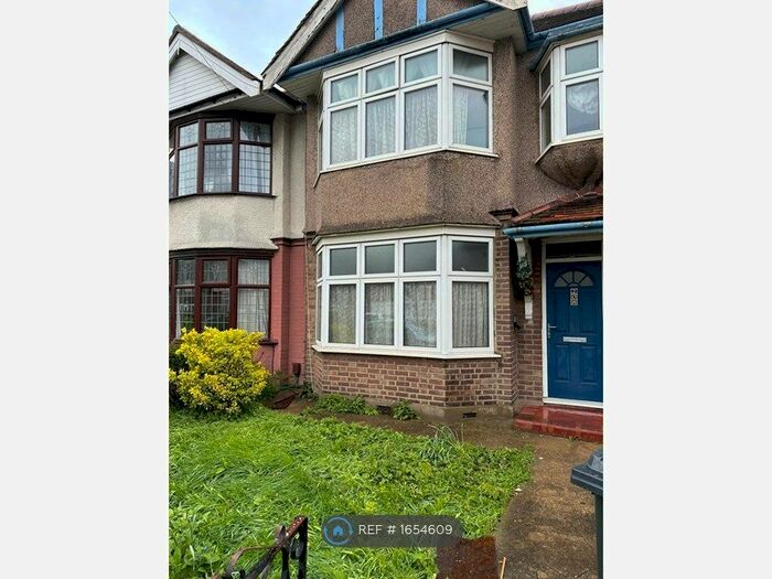 3 Bedroom Semi-Detached House To Rent In Aldborough Road South, Ilford, IG3