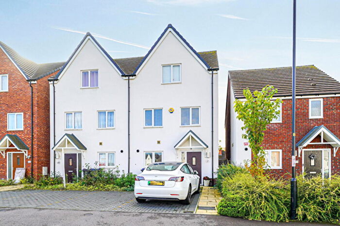 3 Bedroom Semi-Detached House For Sale In Stadium Road, Hall Green, B28