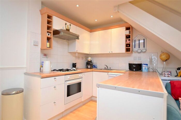 1 Bedroom Detached House To Rent In Boleyn Way, Barnet, Hertfordshire, EN5