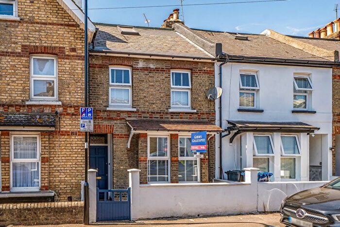 3 Bedroom Terraced House For Sale In Bedford Road, London, W13
