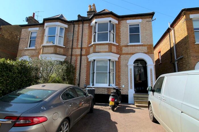 4 Bedroom Semi-Detached House To Rent In Queens Road, Hertford, SG13