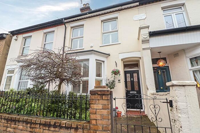 3 Bedroom Terraced House For Sale In Park Street, Westcliff-On-Sea, SS0