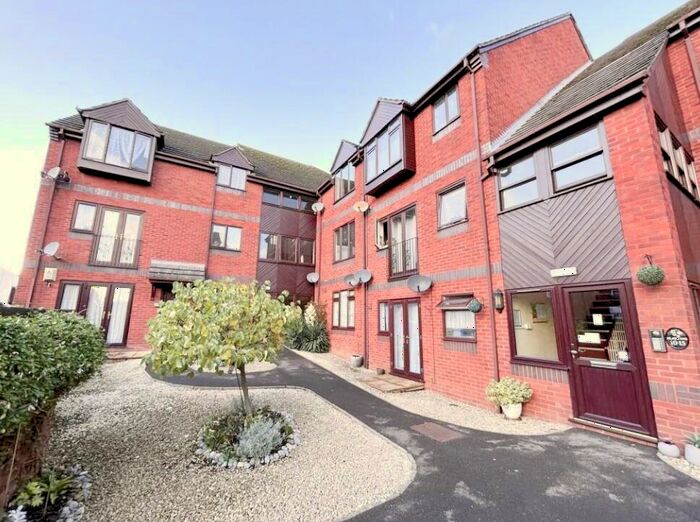 1 Bedroom Flat To Rent In Mountbatten Court, Aldershot, GU11