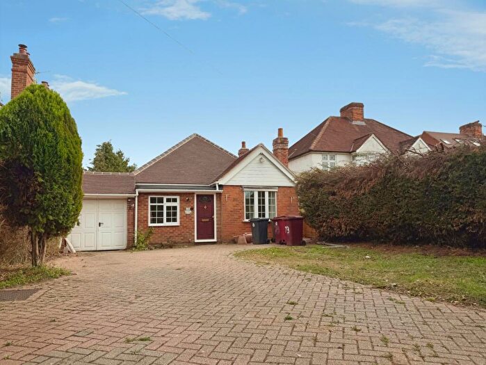 4 Bedroom Bungalow For Sale In Church End Lane, Tilehurst, Reading, RG30