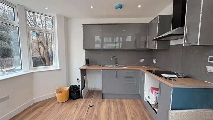 2 Bedroom Terraced House To Rent In The Avenue, London, N17