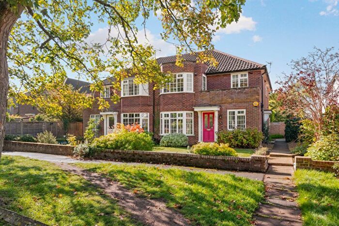 2 Bedroom Maisonette To Rent In Ditton Hill Road, Long Ditton, Surbiton, Surrey, KT6