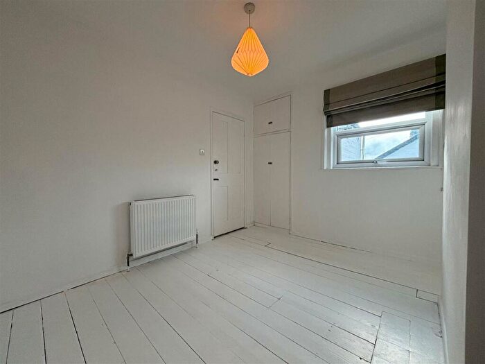 2 Bedroom End Of Terrace House To Rent In Tennyson Road, Yarmouth, PO41