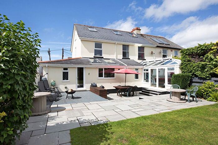 4 Bedroom Semi-Detached House For Sale In Firleigh Road, Kingsteignton, TQ12