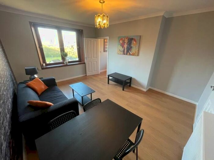 2 Bedroom Flat To Rent In School Drive, Aberdeen, AB24