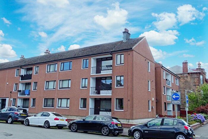 3 Bedroom Flat To Rent In Unfurnished Bed Nd Floor Flat @ Boleyn Rd, G41