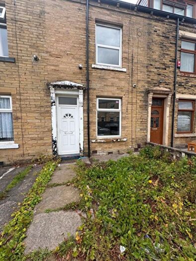 3 Bedroom Terraced House To Rent In Silverdale Road, Bradford, BD5