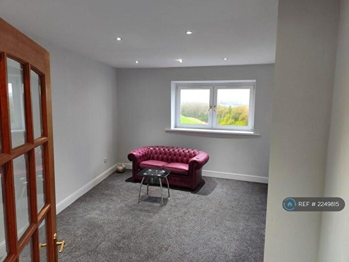 2 Bedroom Flat To Rent In East William Street, Greenock, PA15