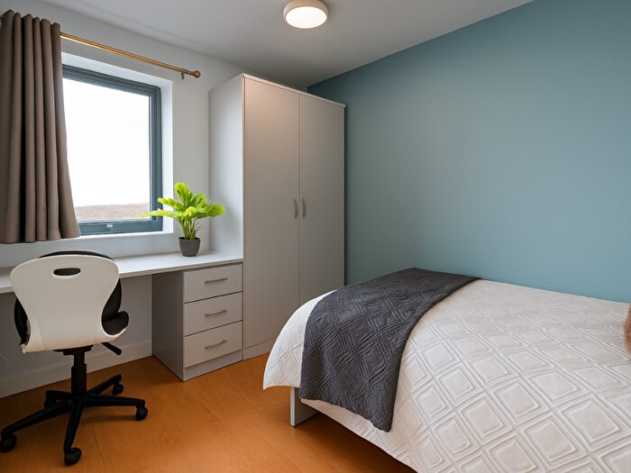 6 Bedroom Flat To Rent In Ensuite Room, Queensland Place, L7