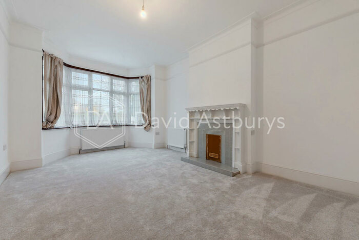 4 Bedroom Apartment To Rent In Avenue Road, Southgate, London, N14