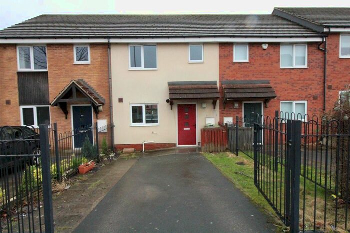 2 Bedroom Town House To Rent In Hayburn Road, Batley, WF17