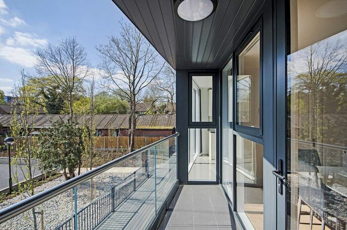 2 Bedroom Flat To Rent In Tregenna Court, Wembley, HA0