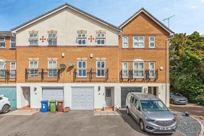 5 Bedroom Detached House For Sale In Buttell Close, Grays, Essex, RM17