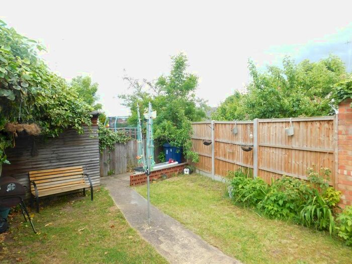 2 Bedroom Maisonette To Rent In Beechwood Avenue, Greenford, UB6