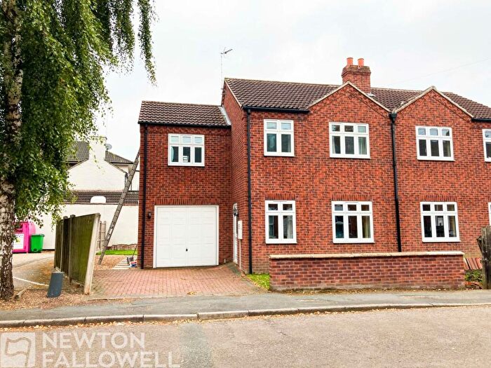 3 Bedroom Semi-Detached House To Rent In Frederick Street, Retford, DN22