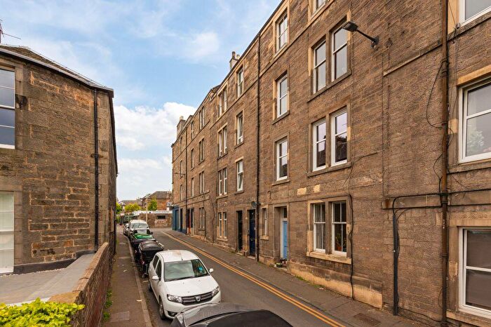 2 Bedroom Flat For Sale In / Hawthornvale, Edinburgh, EH6