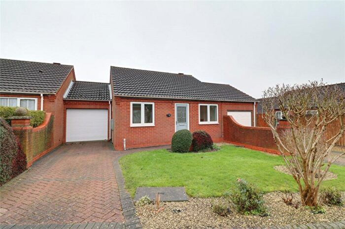 2 Bedroom Bungalow For Sale In Middlegate Close, Barrow-upon-Humber, Lincolnshire, DN19
