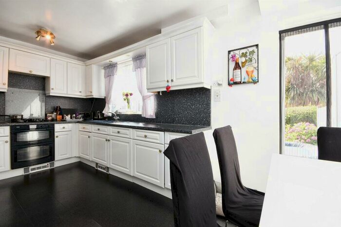 3 Bedroom Terraced House For Sale In Appleby Drive, Romford, RM3