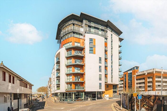 1 Bedroom Flat To Rent In Water Lane, Kingston Upon Thames, KT1