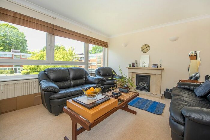 2 Bedroom Flat To Rent In Kings Road, Richmond, TW10