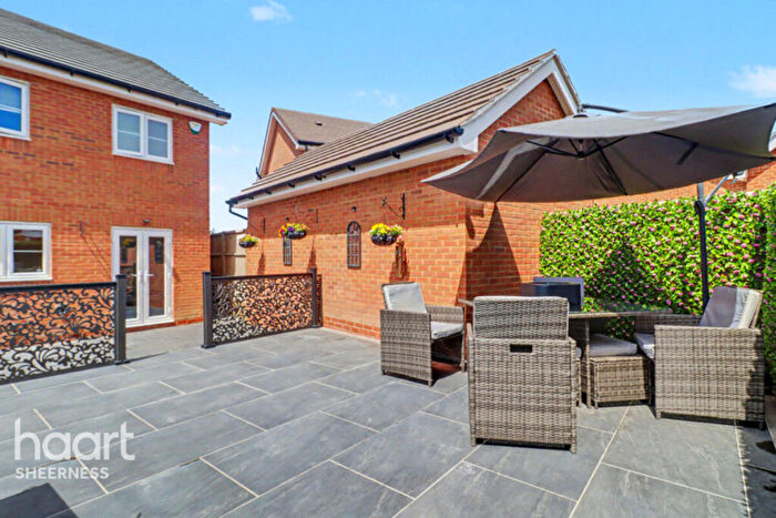 3 Bedroom End Of Terrace House For Sale In Sunflower Meadow, Sheerness, ME12