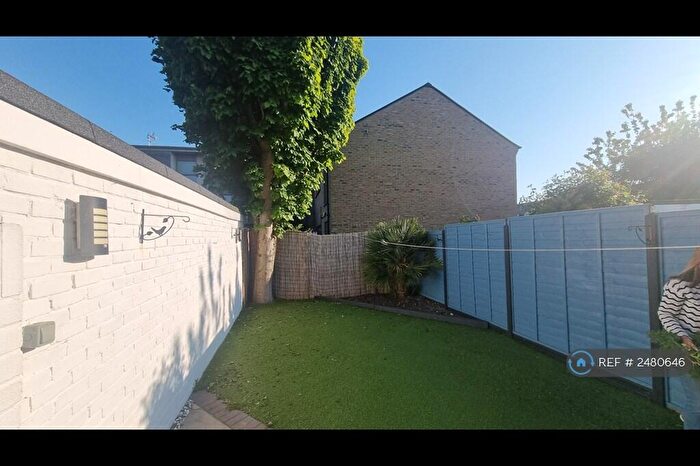 4 Bedroom Semi-Detached House To Rent In Spencer Drive, Lee-On-The-Solent, PO13