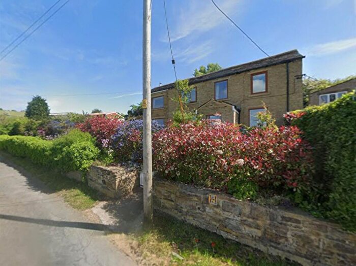 2 Bedroom Detached House To Rent In Wellhouse Lane, Huddersfield, HD5