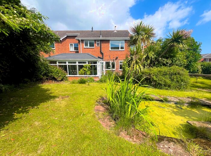 4 Bedroom Link Detached House For Sale In Strensall Close, New Marske, TS11