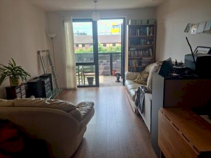 1 Bedroom Flat For Sale In Hammond Court, Watermill Lane, London, N18