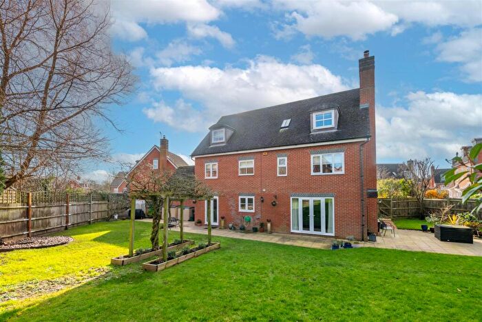 6 Bedroom Detached House For Sale In Reed Drive, Royal Earlswood Park, Redhill, RH1