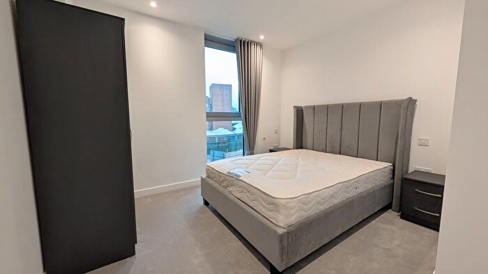 2 Bedroom Flat To Rent In Clarendon Road, Watford, WD17