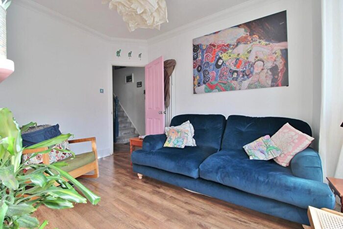 3 Bedroom Terraced House For Sale In Grayshott Road, Southsea, PO4