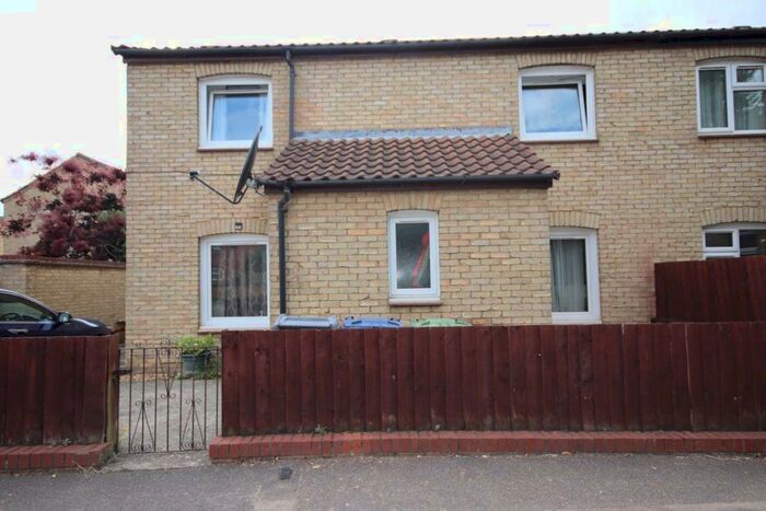 3 Bedroom House To Rent In Thorpe Way Cambridge, CB5