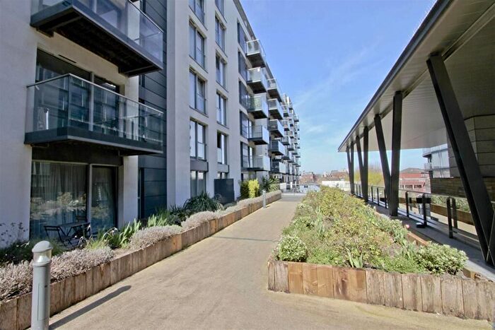 1 Bedroom Property For Sale In Station Approach, Hayes, UB3
